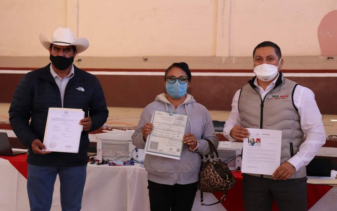 Reciben doble nacionalidad 250 hijos de migrantes en Zacatecas