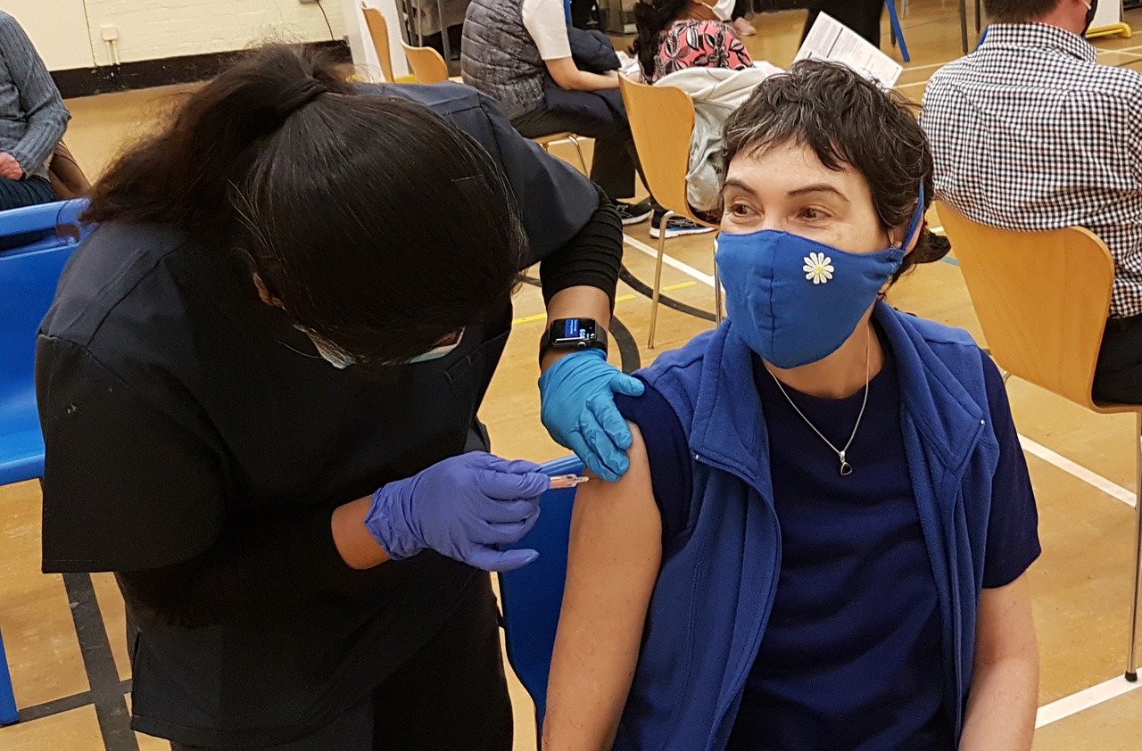 Ya puedes registrarte para recibir la vacuna contra el Covid-19 en California. | Foto: Pixabay.