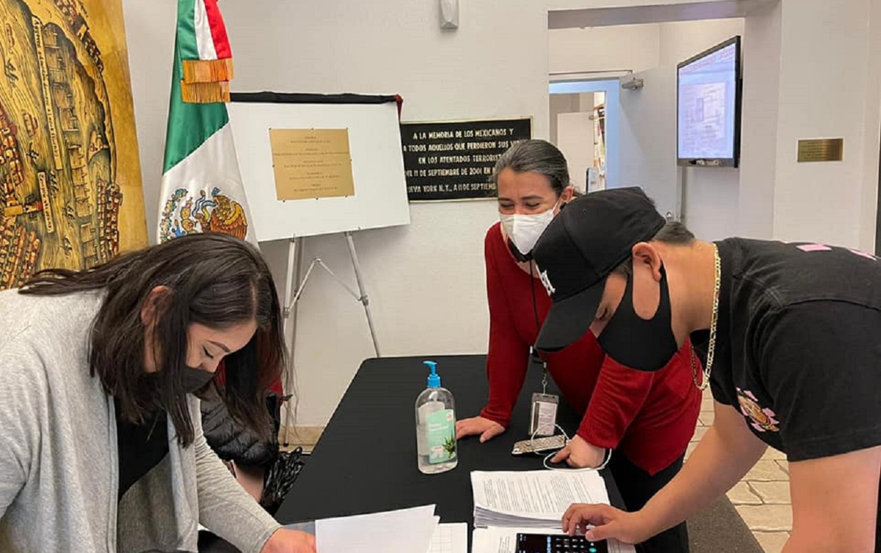 El consulado sobre ruedas te permite tramitar tus documentos sin tener que viajar largas distancias. | Foto: Facebook del Consulado General de México en Nueva York.
