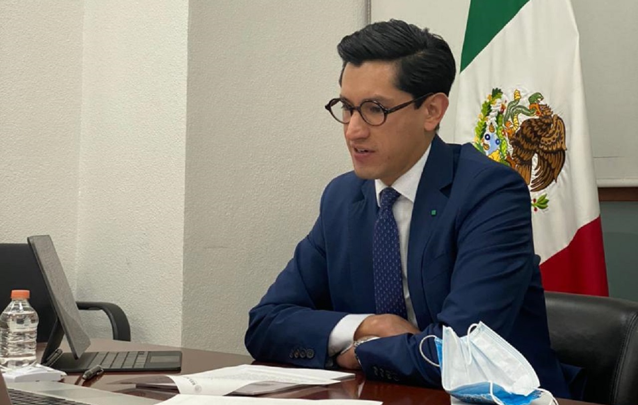 Roberto Velasco, director de la política de México con América del Norte, se ha comprometido a negociar con USA para solucionar la situación laboral de los empleados de los consulados mexicanos en USA. | Foto: Twitter @r_velascoa
