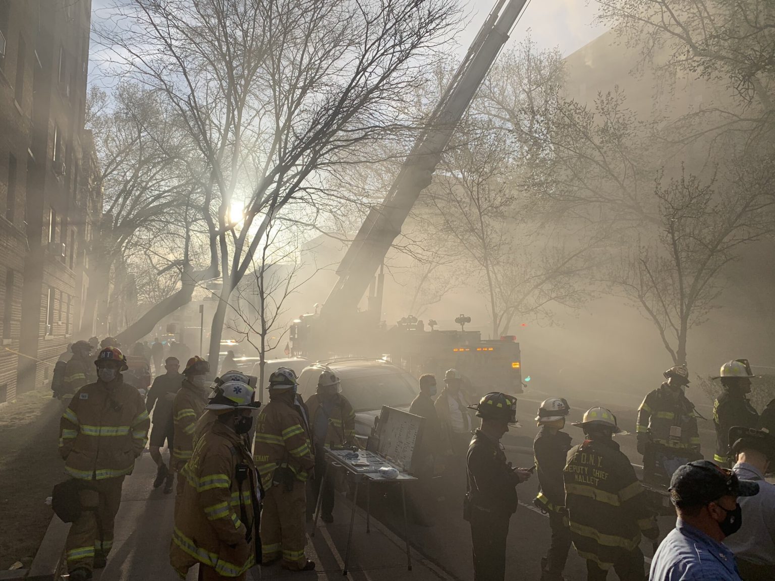 Incendio en Queens deja a familias mexicanas sin hogar; el consulado