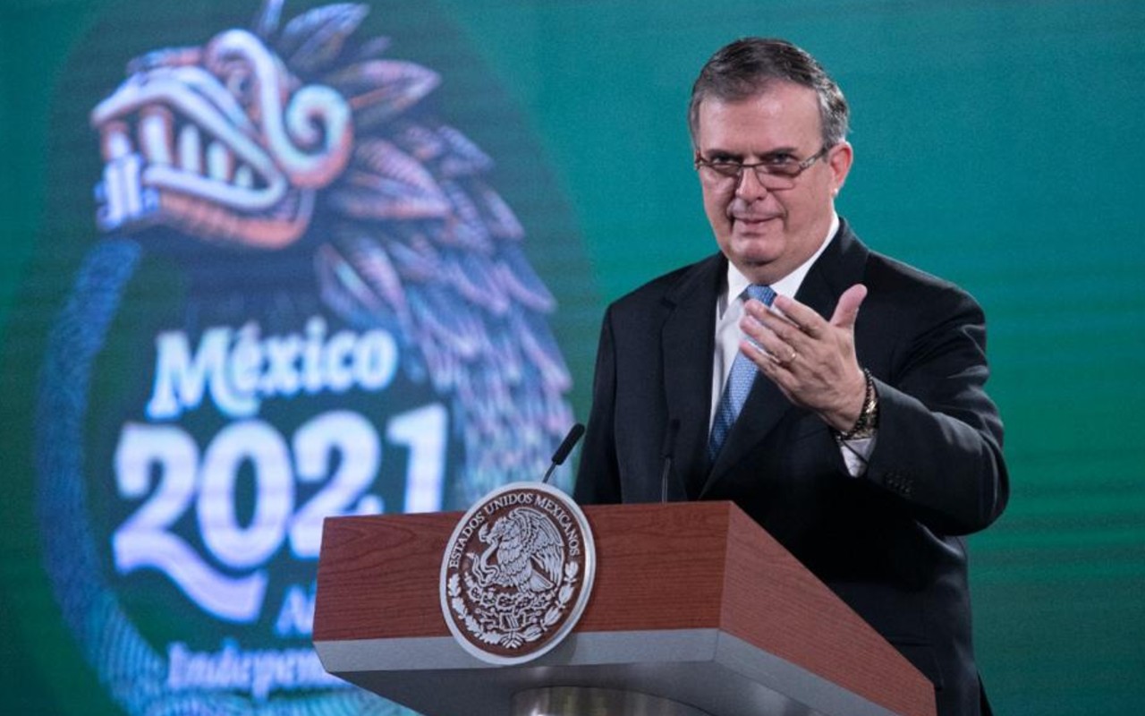 México presenta estrategia de vacunación para reactivar la frontera con USA