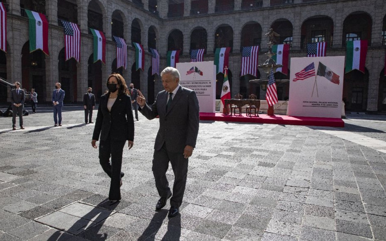 AMLO y Kamala Harris en el Palacio Nacional, en la Ciudad de México. | Foto: @SRE_mx