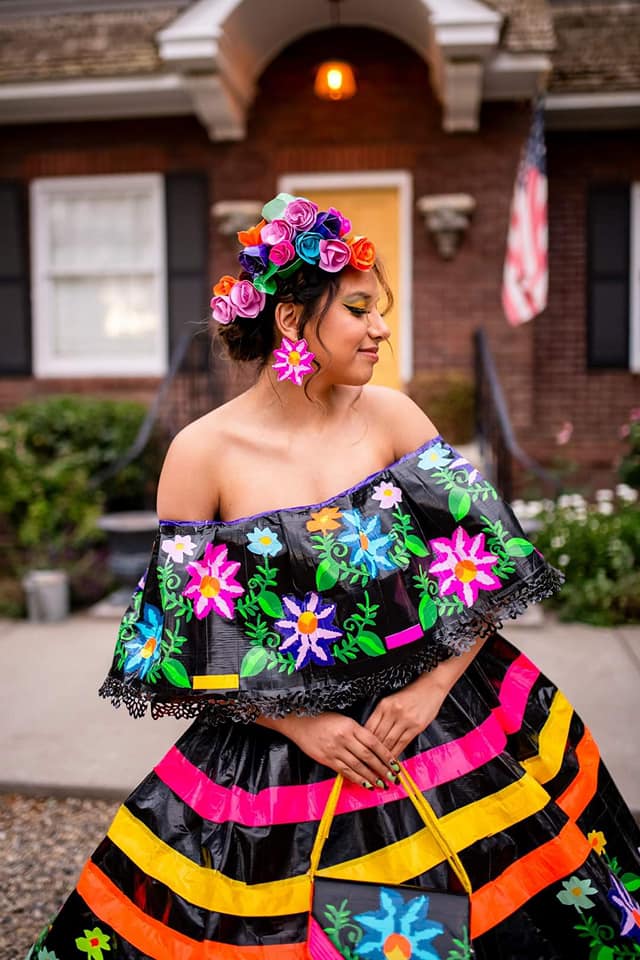 Vestido inspirado en la cultura mexicana. | Foto: Facebook de CasaQ.