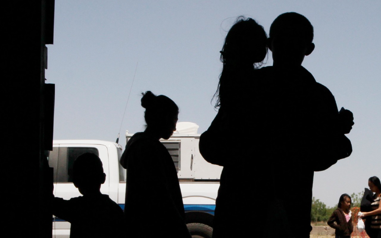 En noviembre de 2020, el Gobierno mexicano anunció que desarrollaba una política migratoria centrada en el interés superior de la niñez y la protección de sus derechos. | Foto: AP