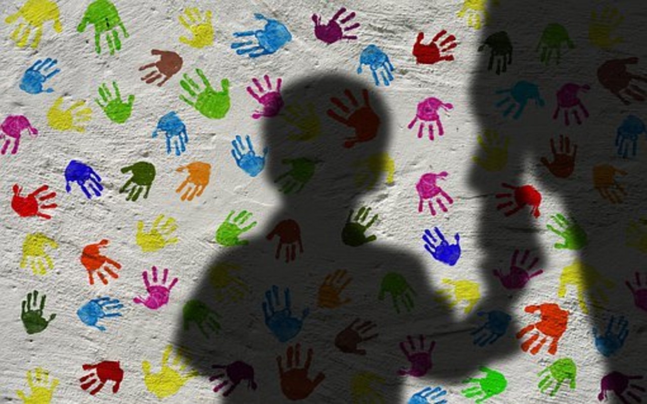 Latinos dedicados al cuidado infantil son ignorados en programas de ayuda. | Foto: Pixabay.