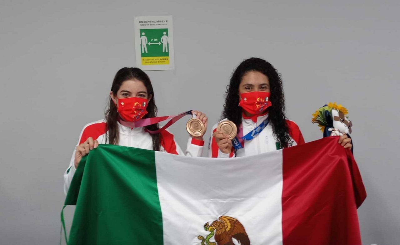 Alejandra Orozco y Gabriela Agúndez dan sus segunda medalla a México en estos Juegos Olímpicos. | Foto: Twitter @COM_Mexico