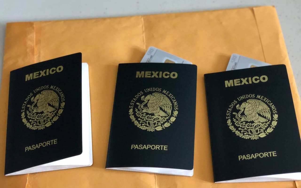 México reduce emisión de pasaporte mexicano por aumento de Covid-19. | Foto: Especial.