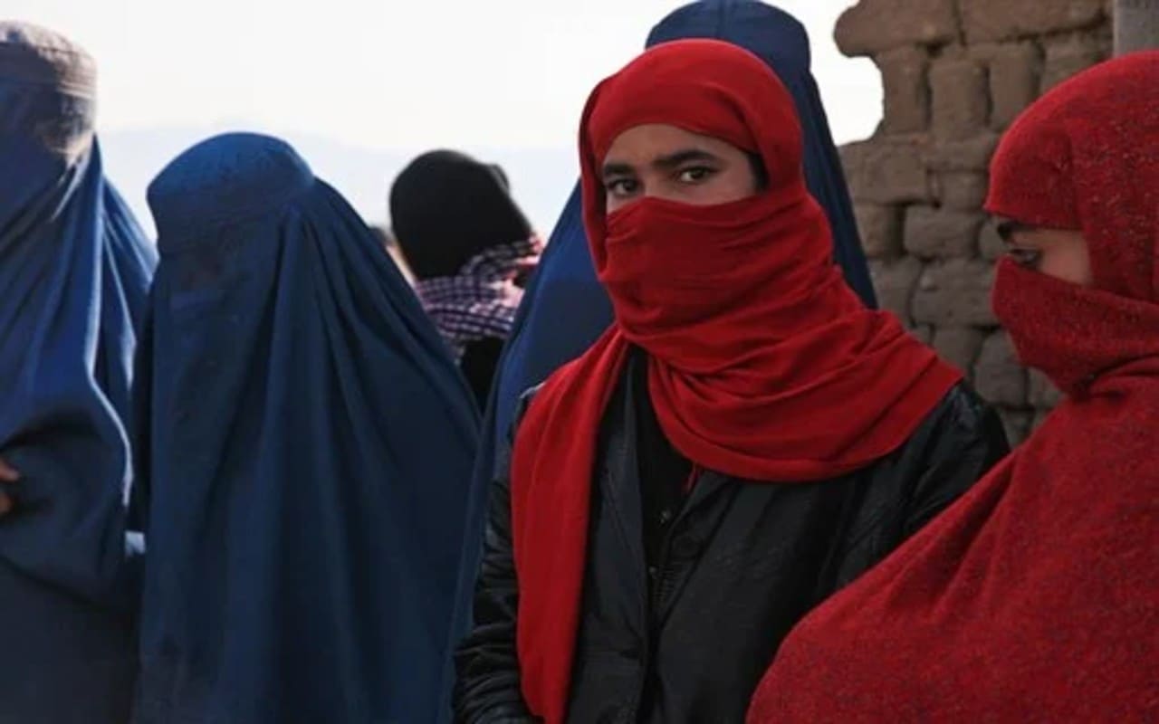 Mujeres en Afganistán tienen 29 prohibiciones; así las puedes ayudar. | Foto: Pixabay.