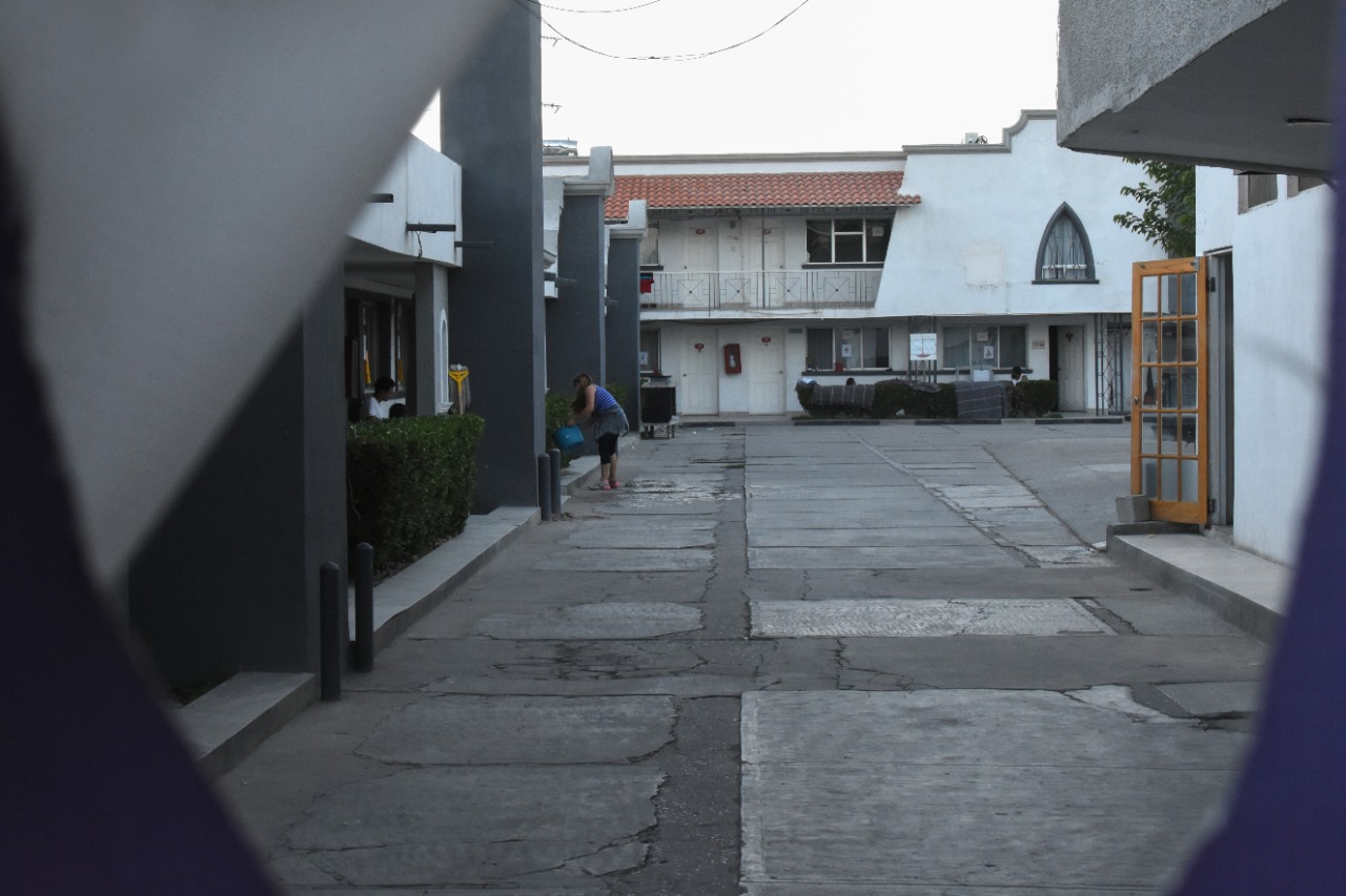 Hotel filtro para migrantes en Ciudad Juárez. | Foto: Rey R Jauregui.