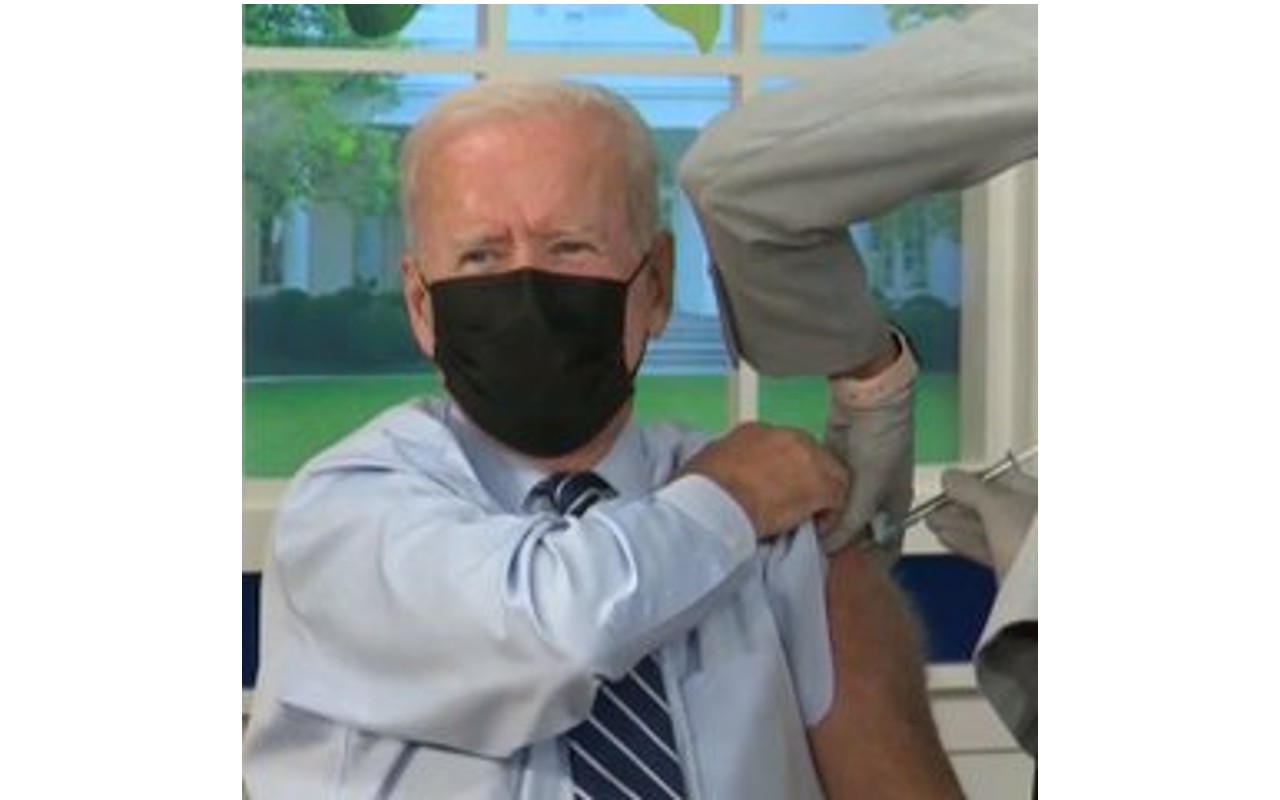 Estados Unidos noticias martes 28 de septiembre de 2021. Joe Biden se pone dosis de refuerzo de la vacuna contra Covid-19. | Foto: Twitter de Joe Biden.
