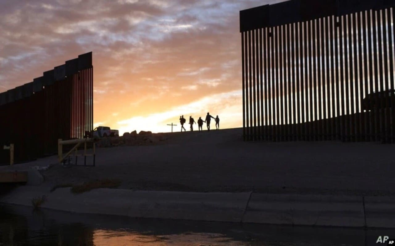 USA busca poner fin al programa Quédate en México. | Foto: VOA / AP.