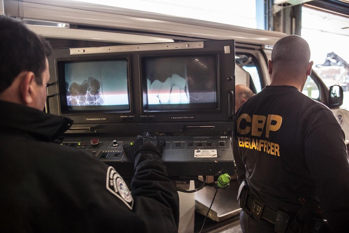 No es la primera vez que agentes de la CBP entran a autobuses para detener a inmigrantes ilegalmente. | Foto: CBP.gov