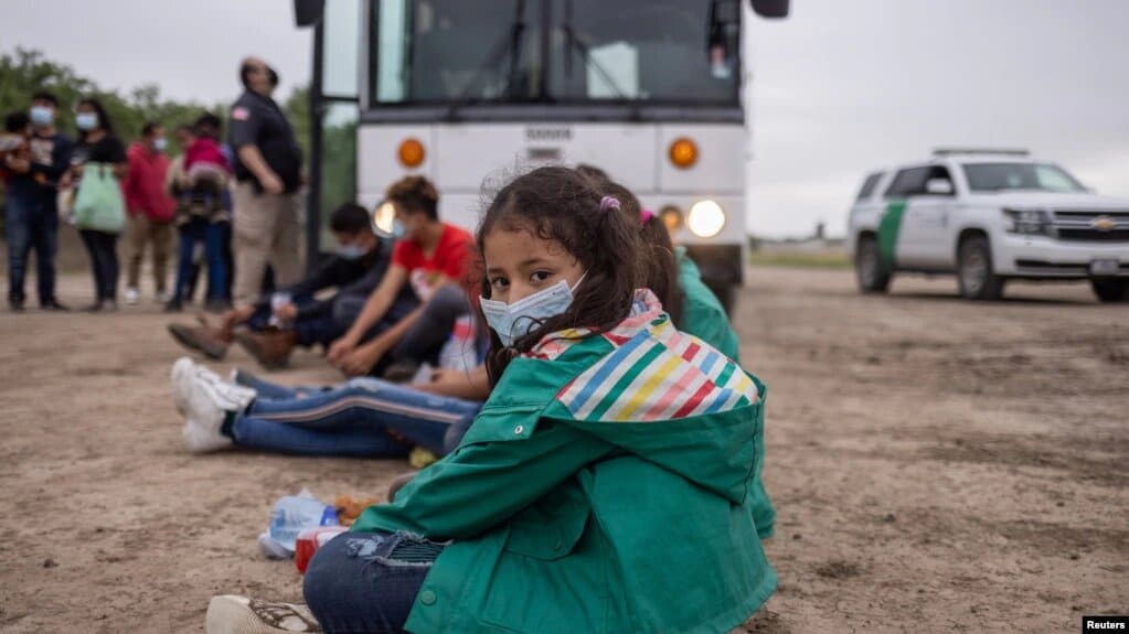 El aumento de niños en la frontera entre México y Estados Unidos preocupa a las autoridades fronterizas. | Foto: VOA/Reuters.