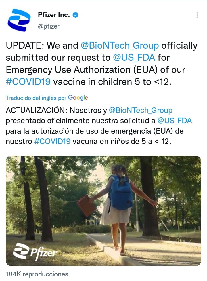Tweet de Pfizer anunciando su solicitud para el uso de emergencia de su vacuna en niños mayores de 5 años. | Imagen: Conexión Migrante.