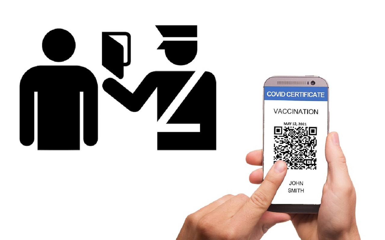 Portar el certificado de vacunación Covid en digital es mucho más práctico que llevar un papel contigo todo el tiempo. | Foto: Pixabay.