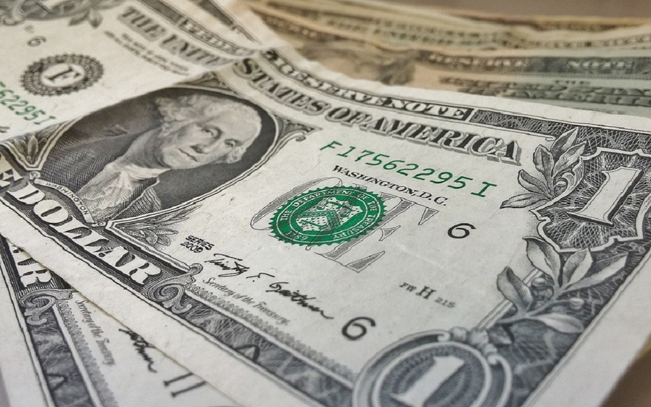 California es de los estados que siguen repartiendo un cheque de estímulo. ¿Pasará lo mismo en la ciudad de Chicago? | Foto: Pixabay.