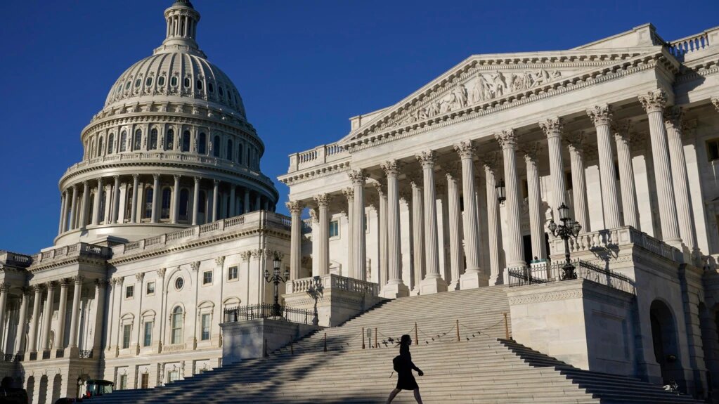 El Congreso tendrá que buscar la forma de financiar al gobierno elevando su límite de deuda. | Foto: Voz de América.