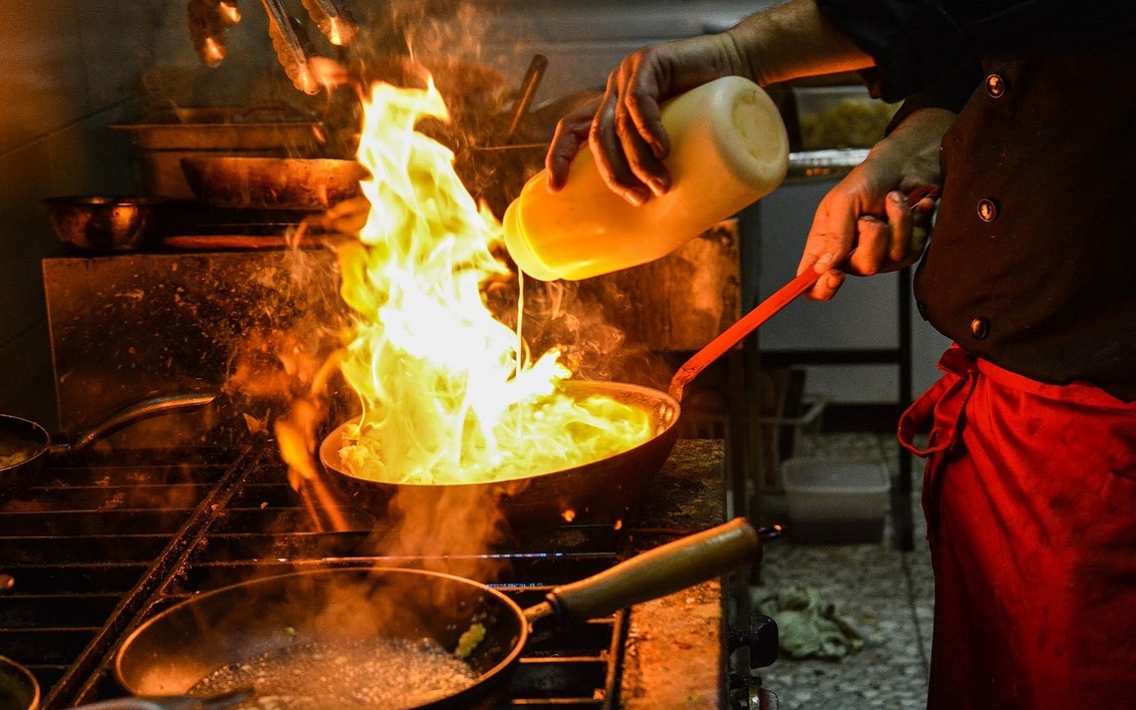 Este puesto de trabajo en California es para sous chef, la mano derecha de los chefs ejecutivos en los restaurantes. | Foto: Pixabay.