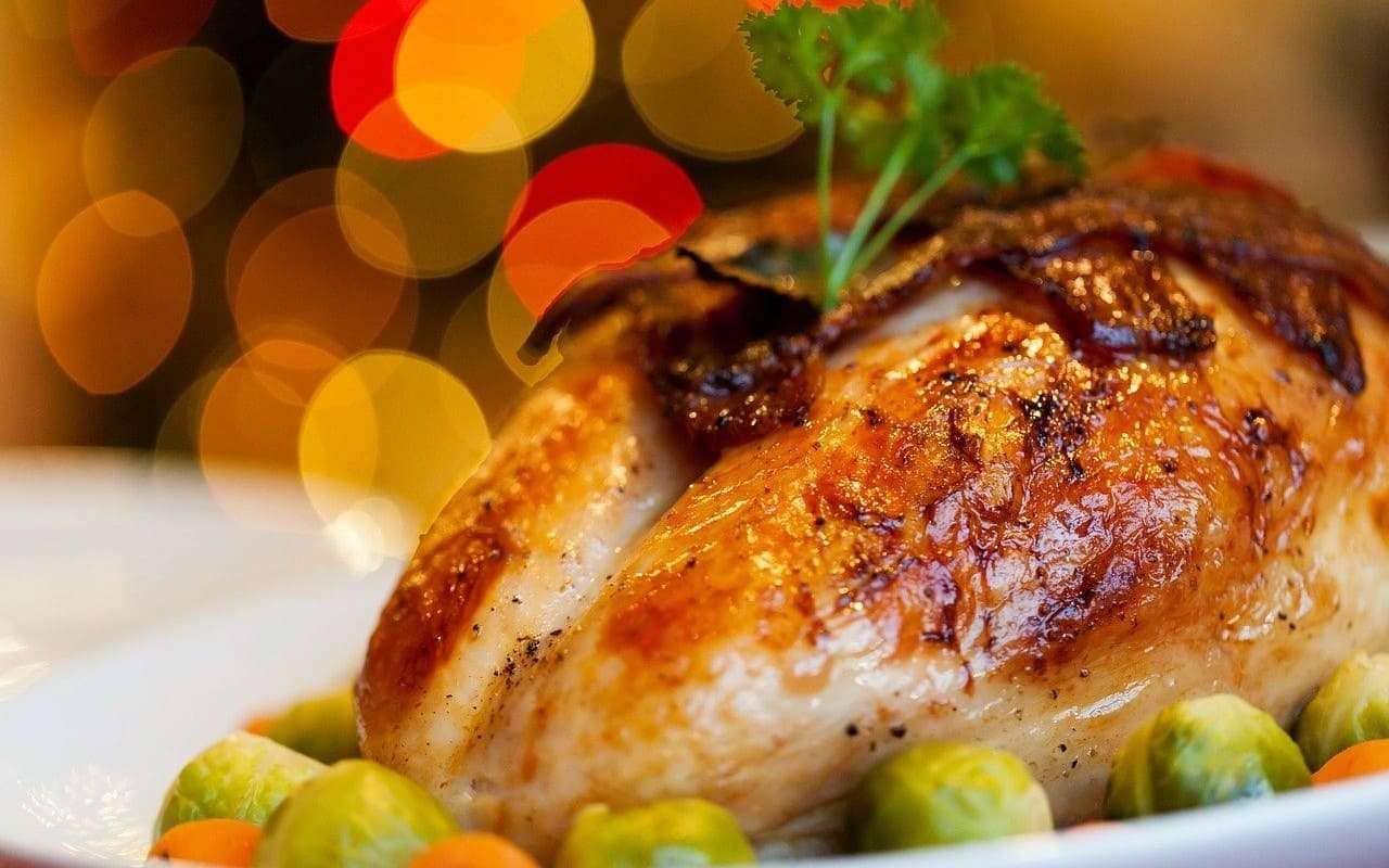 La cena de Día de Acción de Gracias no está completa sin el pavo. | Foto: Pixabay.