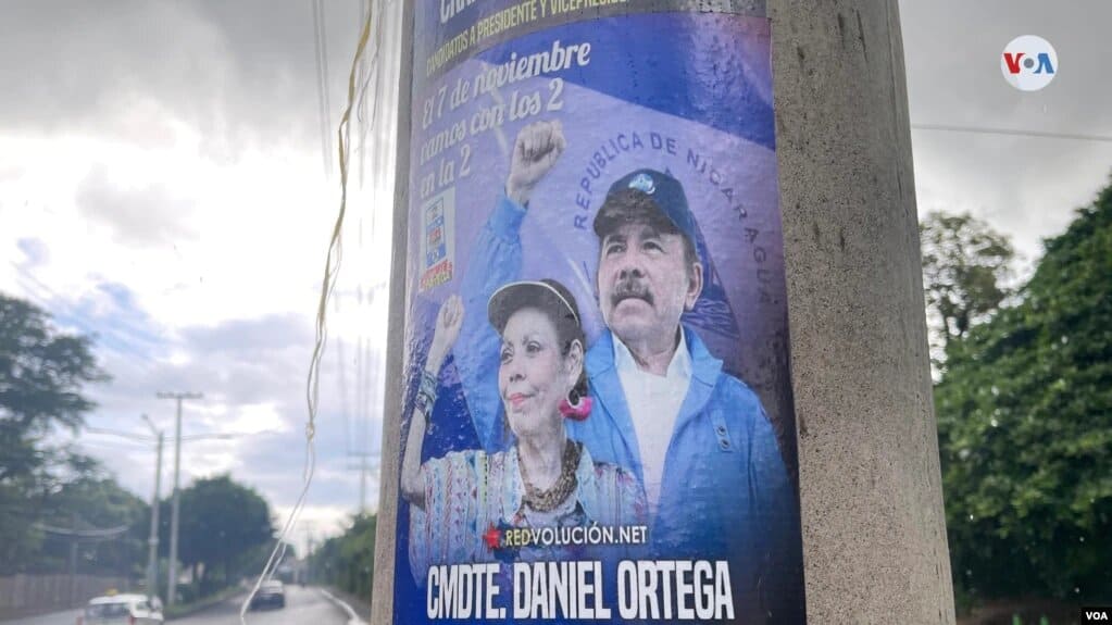 Propagada de campaña de Daniel Ortega, en el parece junto a su esposa, la vicepresidenta, Rosario Murillo. | Foto: VOA.