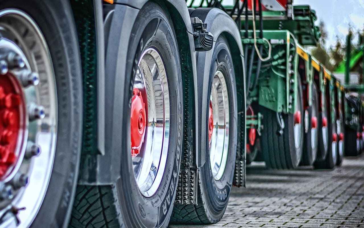 La compañía de Canadá esta buscando mecánicos mexicanos con experiencia en vehículos pesados. | Foto: Pixabay.