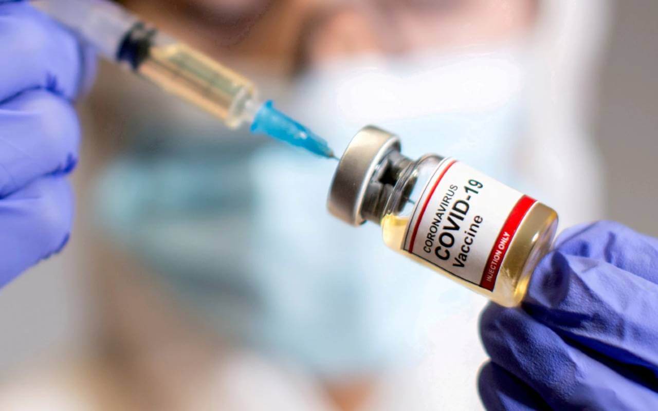 El gobierno de Estados Unidos espera reforzar las medidas de vacunación ante la variante ómicron del Covid-19. Foto: Reuters / Voz de América