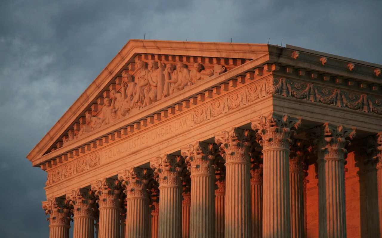 Esta fotografía de archivo del 4 de octubre de 2018 muestra el edificio de la Corte Suprema al atardecer, en Washington | Foto: AP / Voz de América