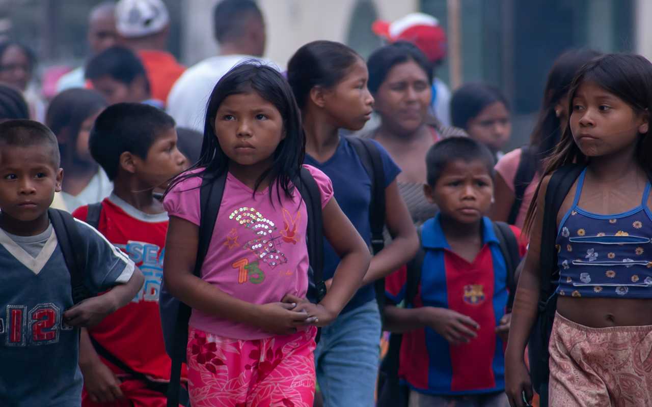 Demanda a Gobierno de Biden pide detener programa de acogida de menores centroamericanos. | Foto: Depositphotos