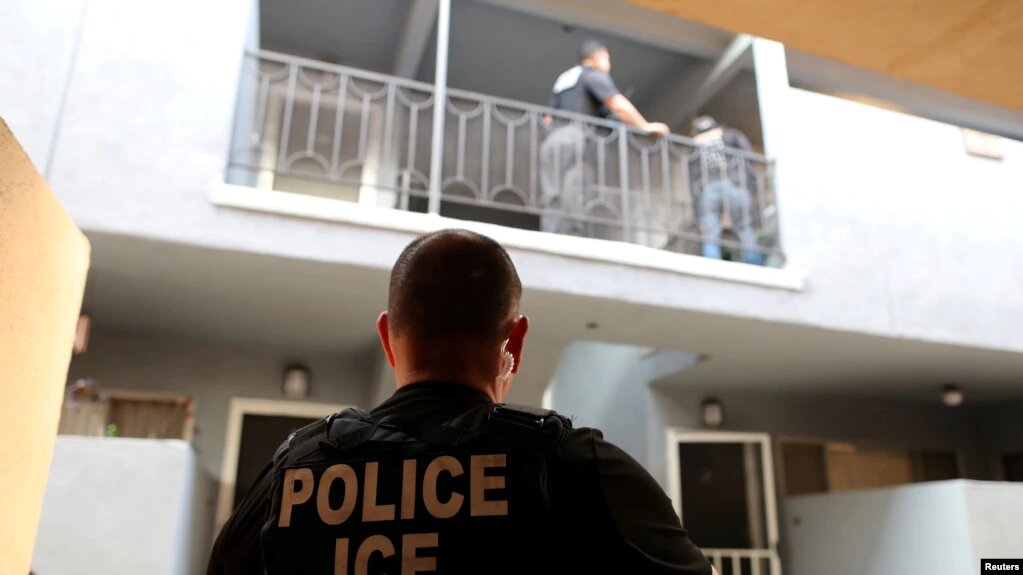 El sistema de ICE ha sufrido muchas críticas por el trato que dan a muchos migrantes. | Foto: VOA/Reuters.