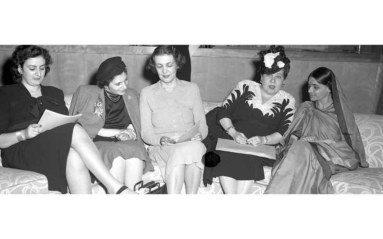 Fryderyka Kalinowski (Polonia), Bodgil Begtrup (Dinamarca), Minerva Bernardino (República Dominicana) y Hansa Mehta (India), delegadas de la Subcomisión de la Condición Jurídica y Social de la Mujer, mayo de 1946 en Nueva York para la Declaración Universal de Derechos Humanos. | Foto: ONU.