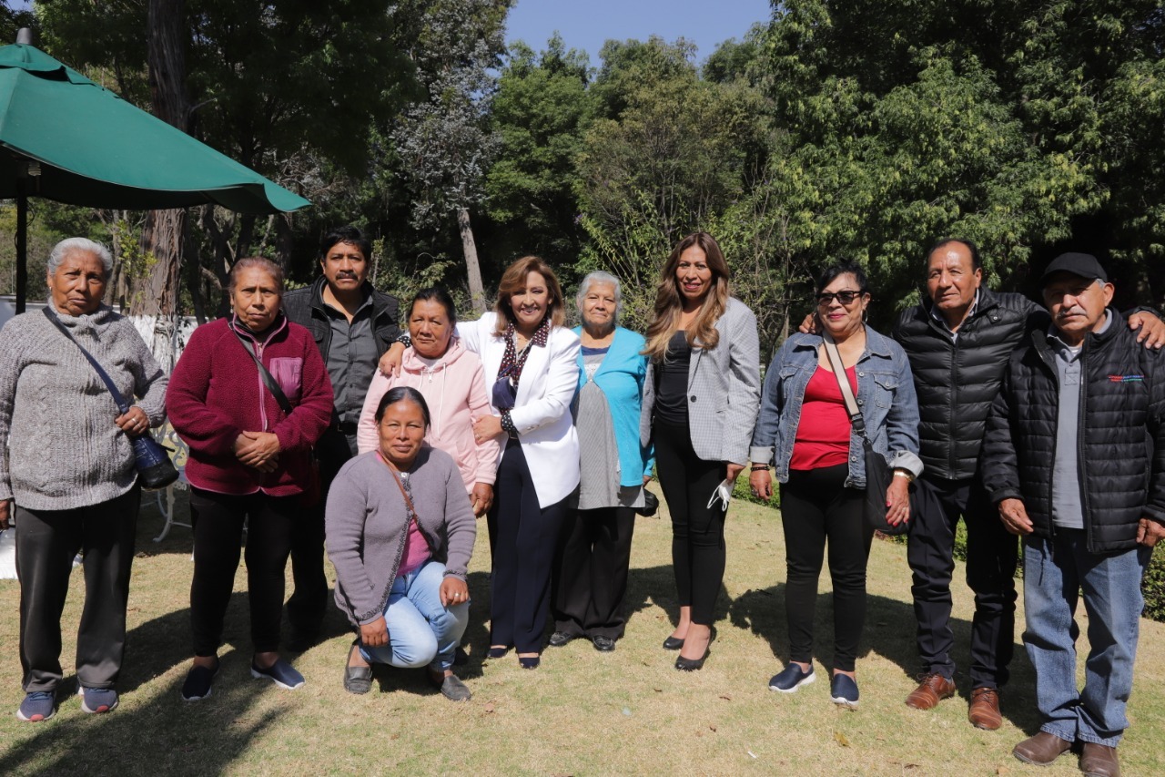 Diez adultos mayores, originarios de los municipios de Teolocholco, Ayometla, Tequexquitla y Tetlatlahuca, Tlaxcala, permanecerán un mes en los EE. UU.