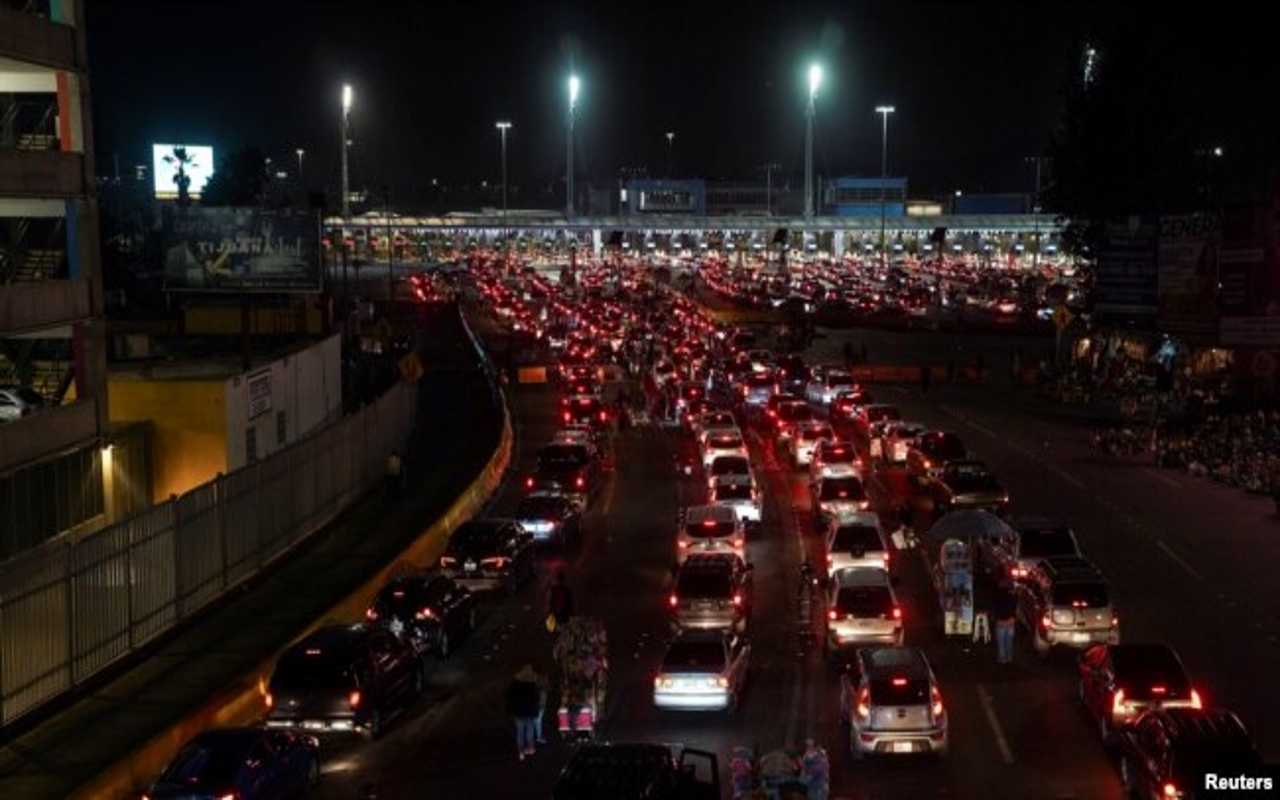 Te decimos lo que ha pasado desde que se cerró y se reabrió la frontera USA-México. | Foto: VOA / Reuters.