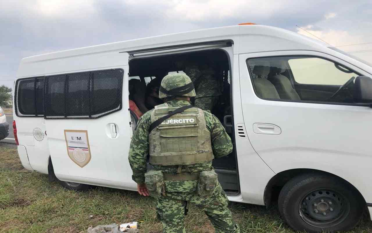 Los agentes del INM ya no podrán hacer revisiones migratorias en las carreteras de México. | Foto: Cortesía del Instituto Nacional de Migración (INM).