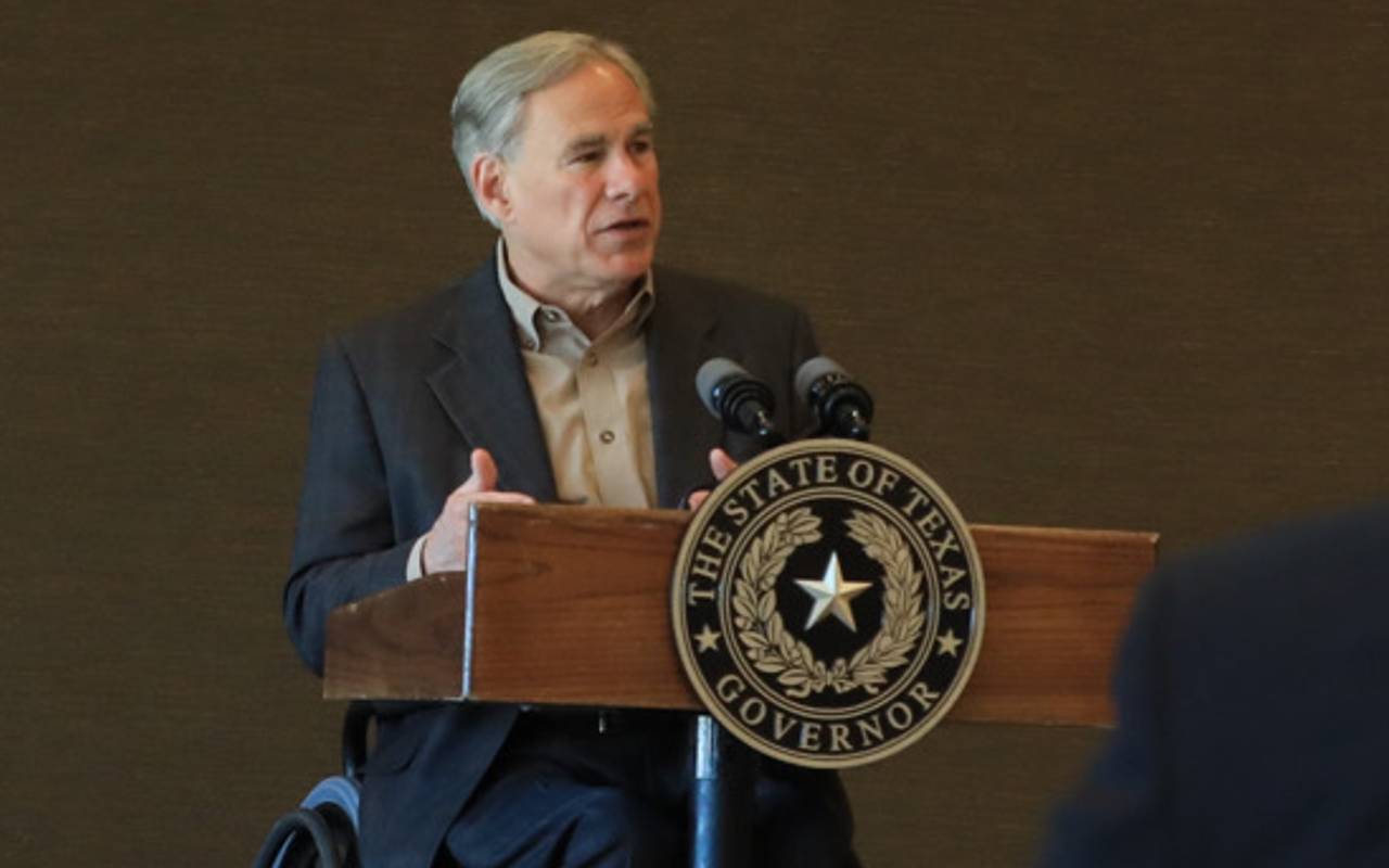El gobernador de Texas está buscando impedir el acceso a la educación para niños migrantes. | Foto: Facebook oficial de Greg Abbott.