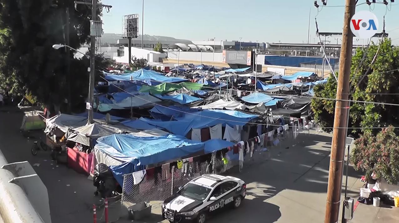 Varias de las personas afectadas por el MPP viven en campamentos improvisados cerca de la frontera | Foto: Voz de América