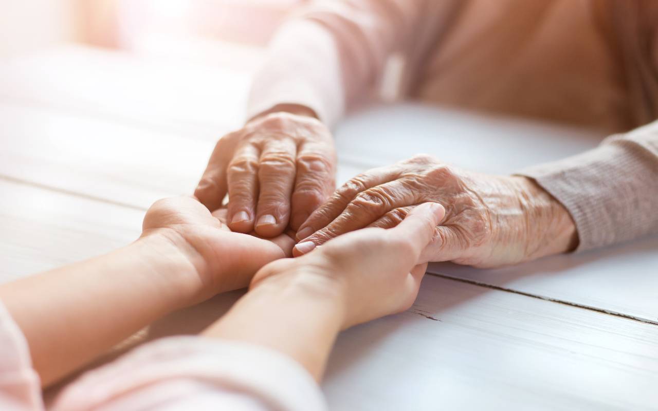 Te compartimos la oración para la Segunda Jornada Mundial de los Abuelos y de los Mayores 2022. | Foto: Depositphotos