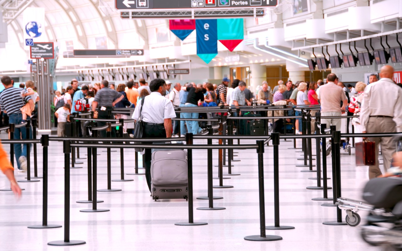 La cancelación de vuelos en Estados Unidos continúa debido a la falta de personal en las aerolíneas. | Foto: Depositphotos
