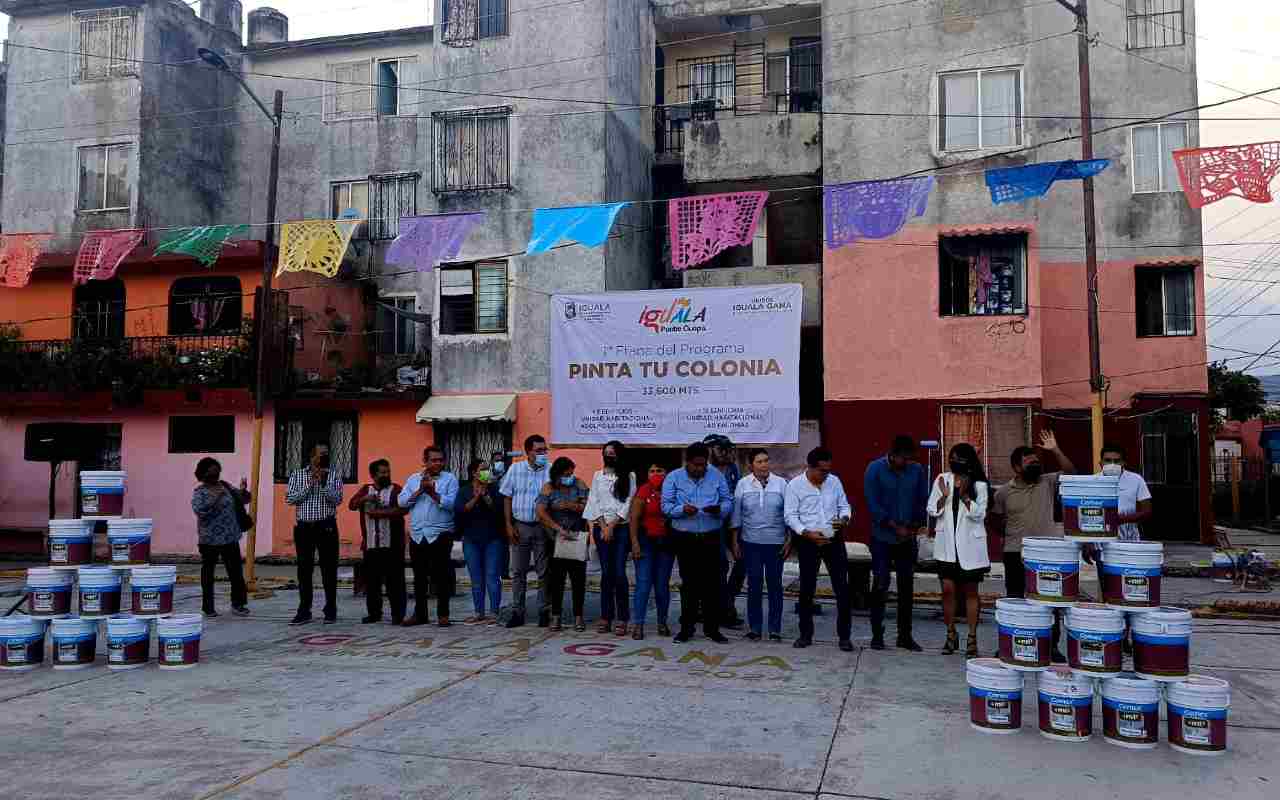 Arrancó el programa “Pinta tu colonia” en Iguala, Guerrero y Fuerza Migrante está detrás. | Foto: Cortesía de Fuerza Migrante.