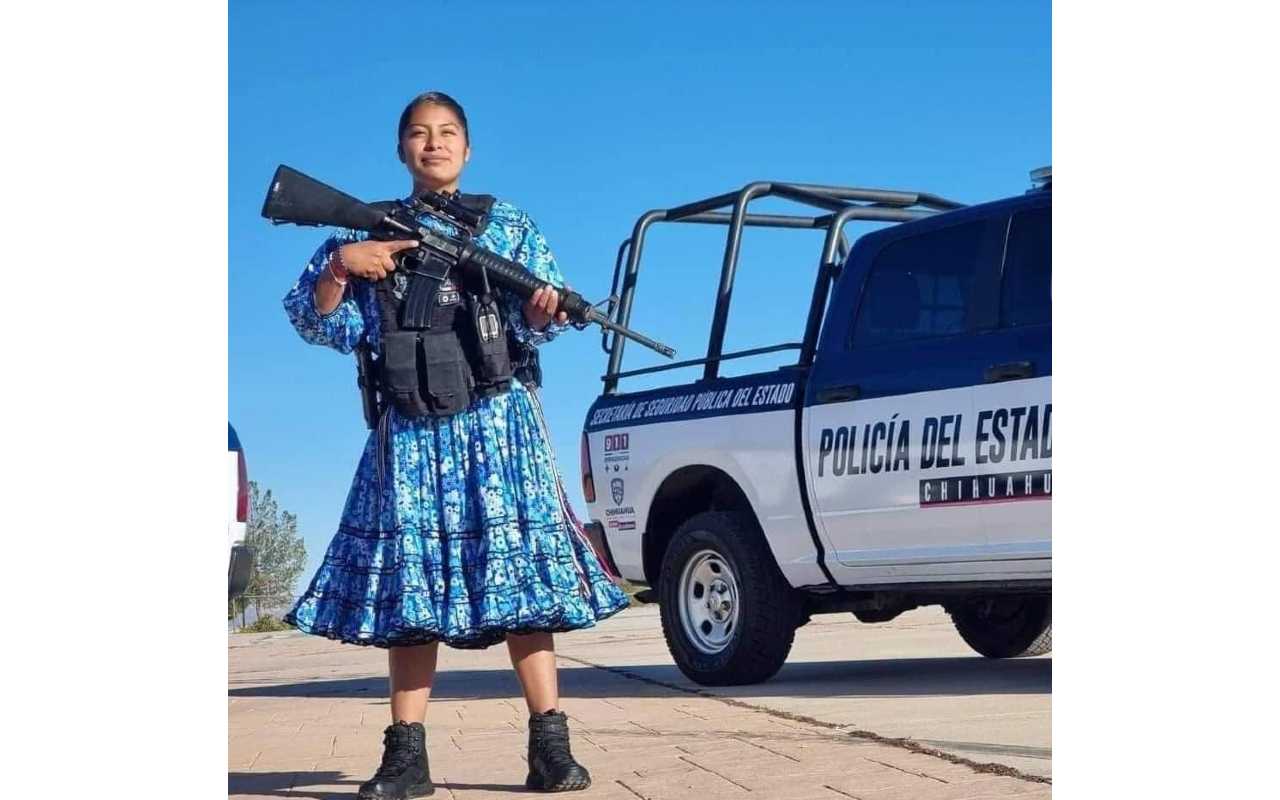 Liliana Moreno se convirtió en policía. Es la primera mujer indígena en lograrlo. | Foto: Especial.