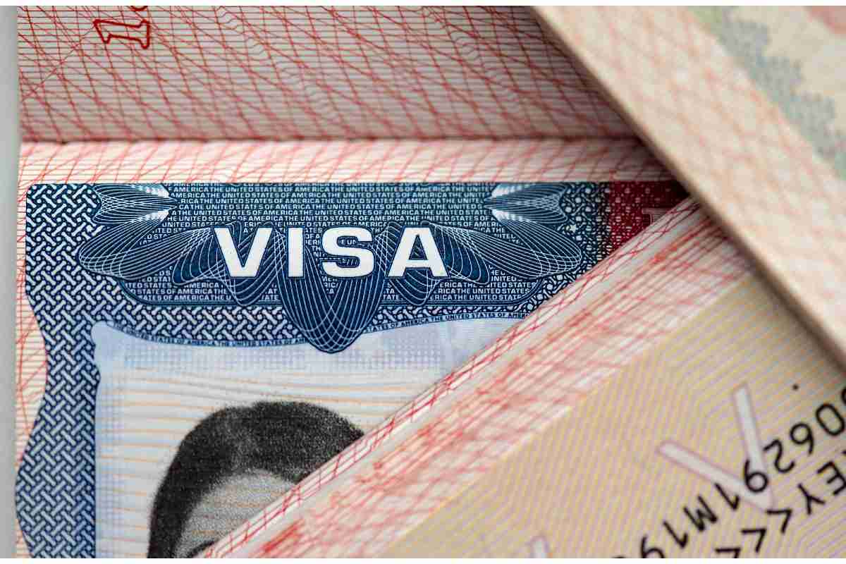 Tener documentos originales y no mentir en la cita consular es indispensable para obtener la visa americana | Foto: Depositphotos