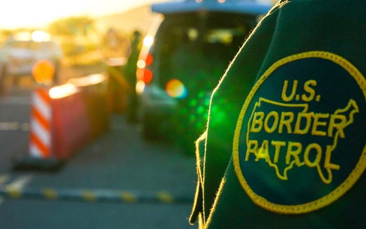 Agredir al agente de la CBP le costará al migrante pasa 14 meses en prisión | Foto: @CBP