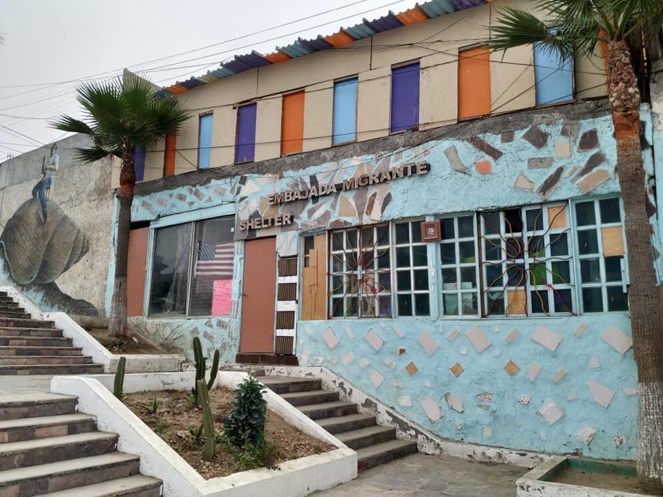 Migrantes en Tijuana se quedan sin albergue en playas