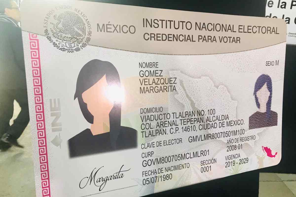 Aunque es muy importante, la credencial de elector no sólo sirve para votar. | Foto: INE