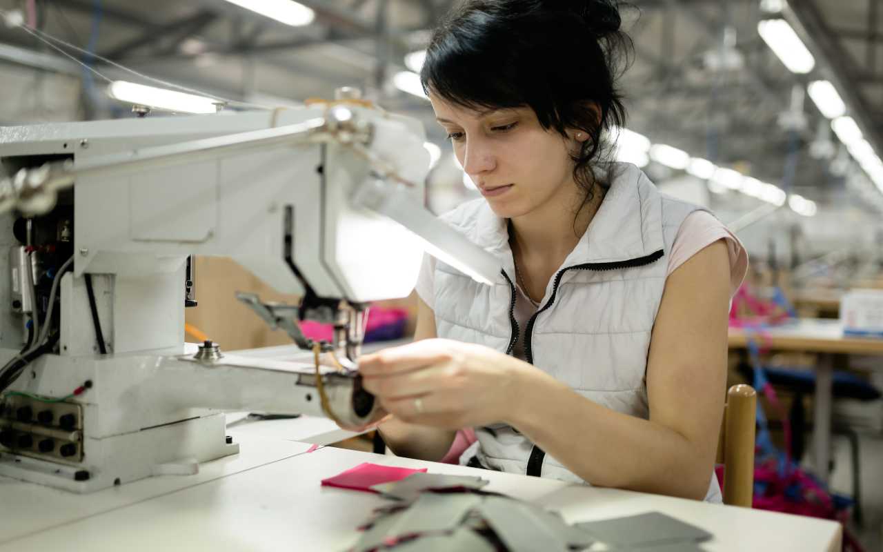 Hay trabajo en Canadá para las costureras mexicanas. | Foto: <a href=https://depositphotos.com/ title=Depositphotos>Depositphotos</a>
