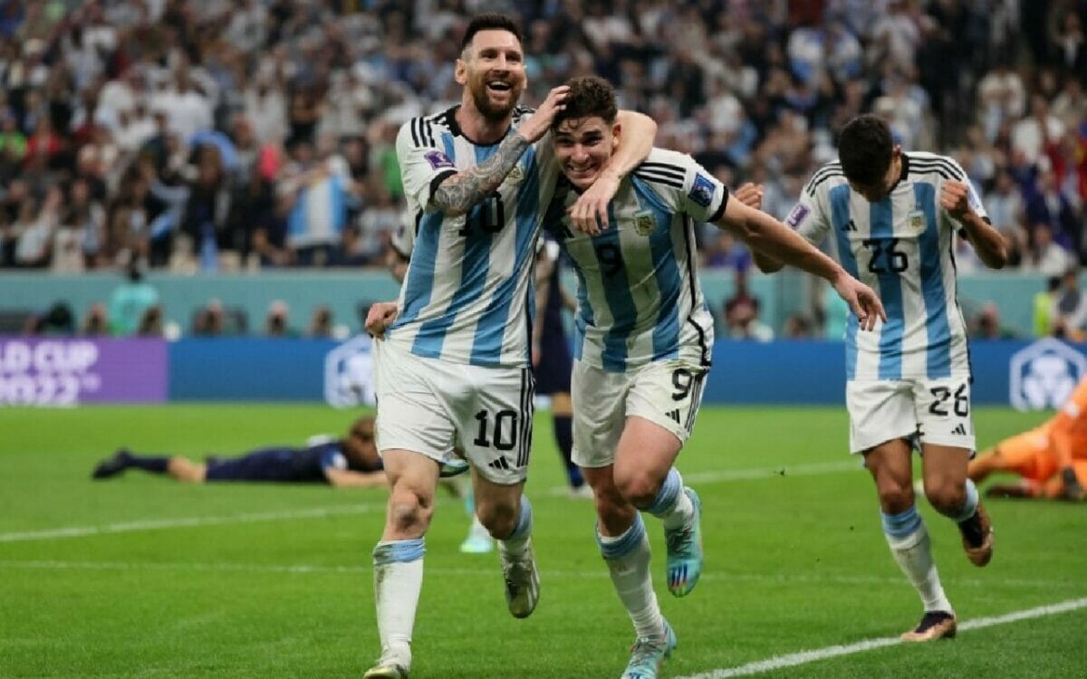 Con los goles de Julián Álvarez y Messi, Argentina logra ser el primer finalista del Mundial de Qatar 2022. | Gol Caracol.