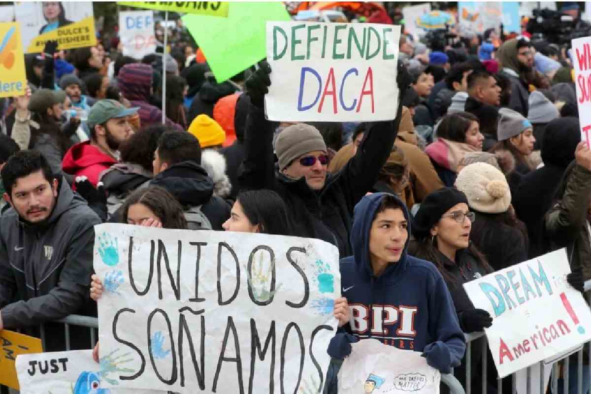 Las anteriores propuestas para regularizar a los jóvenes DACA fracasaron en el Senado | Foto: Reuters / Voz de América