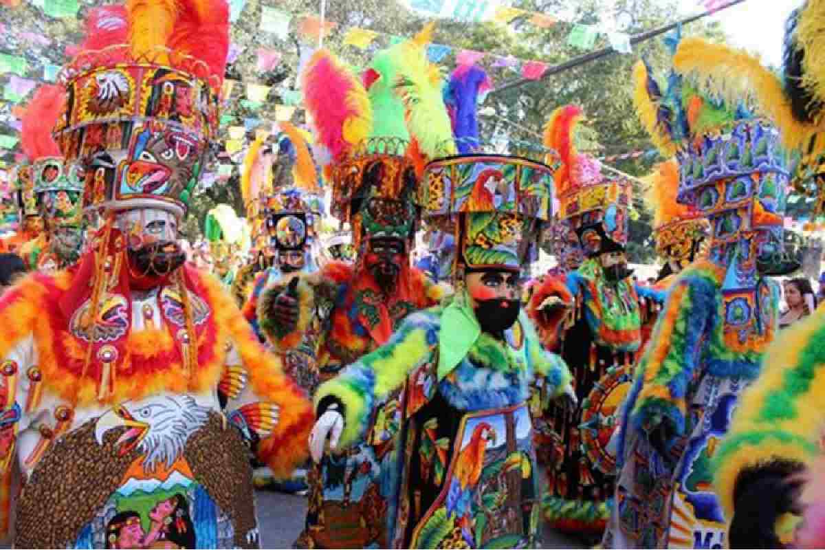 El chinelo es herencia cultural del estado y son la atracción principal de los carnavales de Morelos. | Foto: El Diario de Puebla.