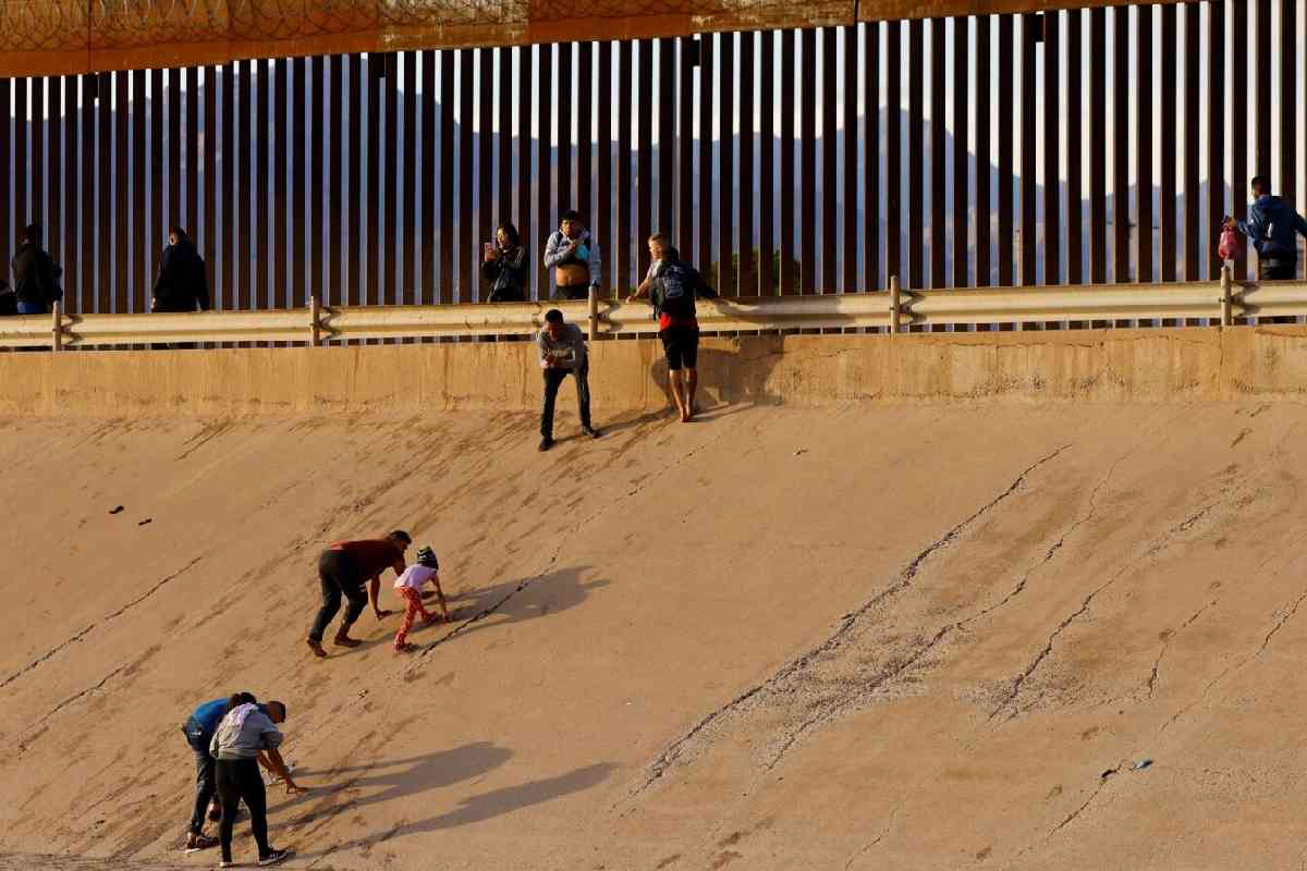 La SRE rechaza la reimplementación de estancias migratorias en México. | Foto: Voz de América.