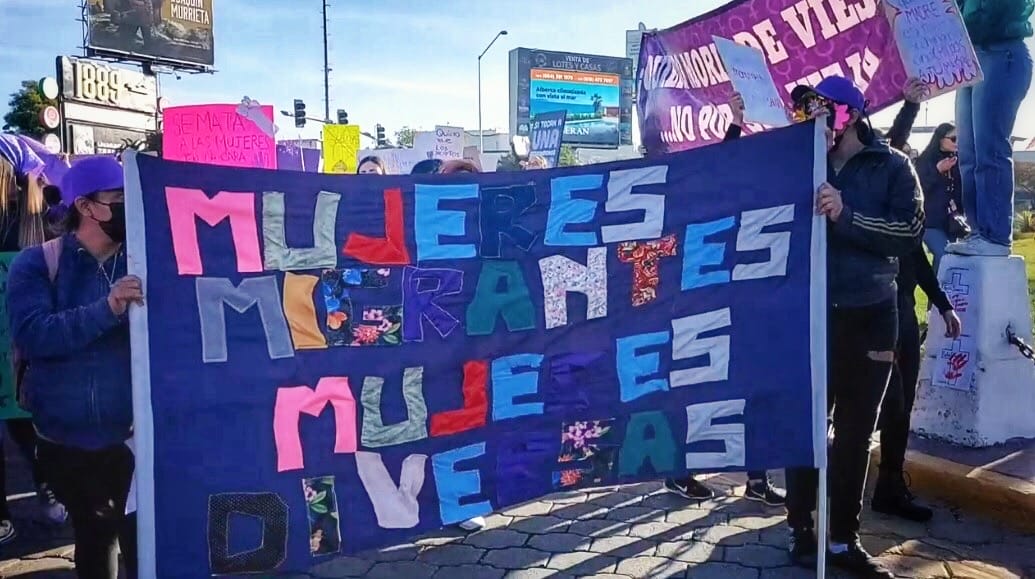 Mujeres migrantes marcharon en Tijuana en el 8M